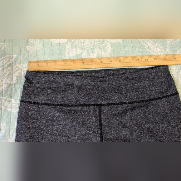 GAP Fit Heathered Grey Leggings. Size L. - Picture 3 of 8